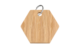 Médaille chat hexagonale en bois, finition lisse non toxique, anneau argenté et personnalisable avec nom et détails.